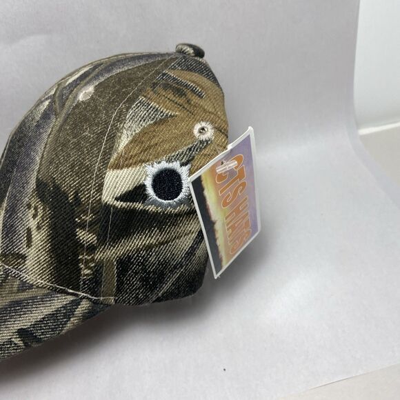 Camo Bullet Hole Adjustable Brown Green Embroidered Ball Cap NWT Acrylic - Picture 2 of 6